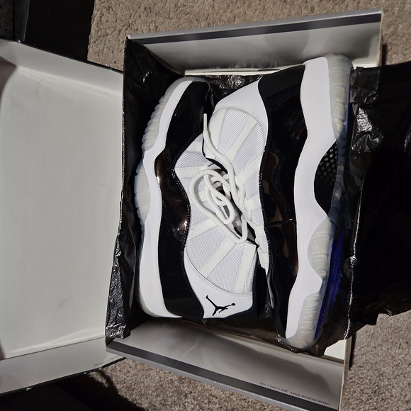 Sneakers - Picture 1 of 3